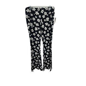 New No Boundaries Floral Knit Flare Pants XL Juniors Women Black‎ White